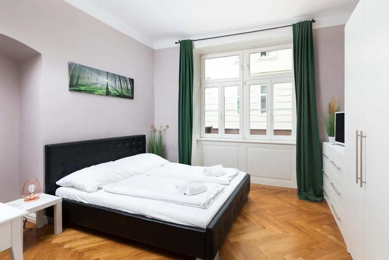Imperial Apartments Schoenbrunn - Contactless Check-In Bécs 0*,