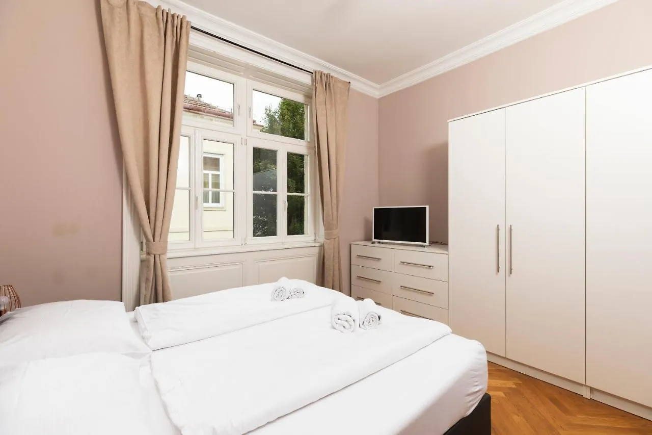 Imperial Apartments Schoenbrunn - Contactless Check-In Bécs
