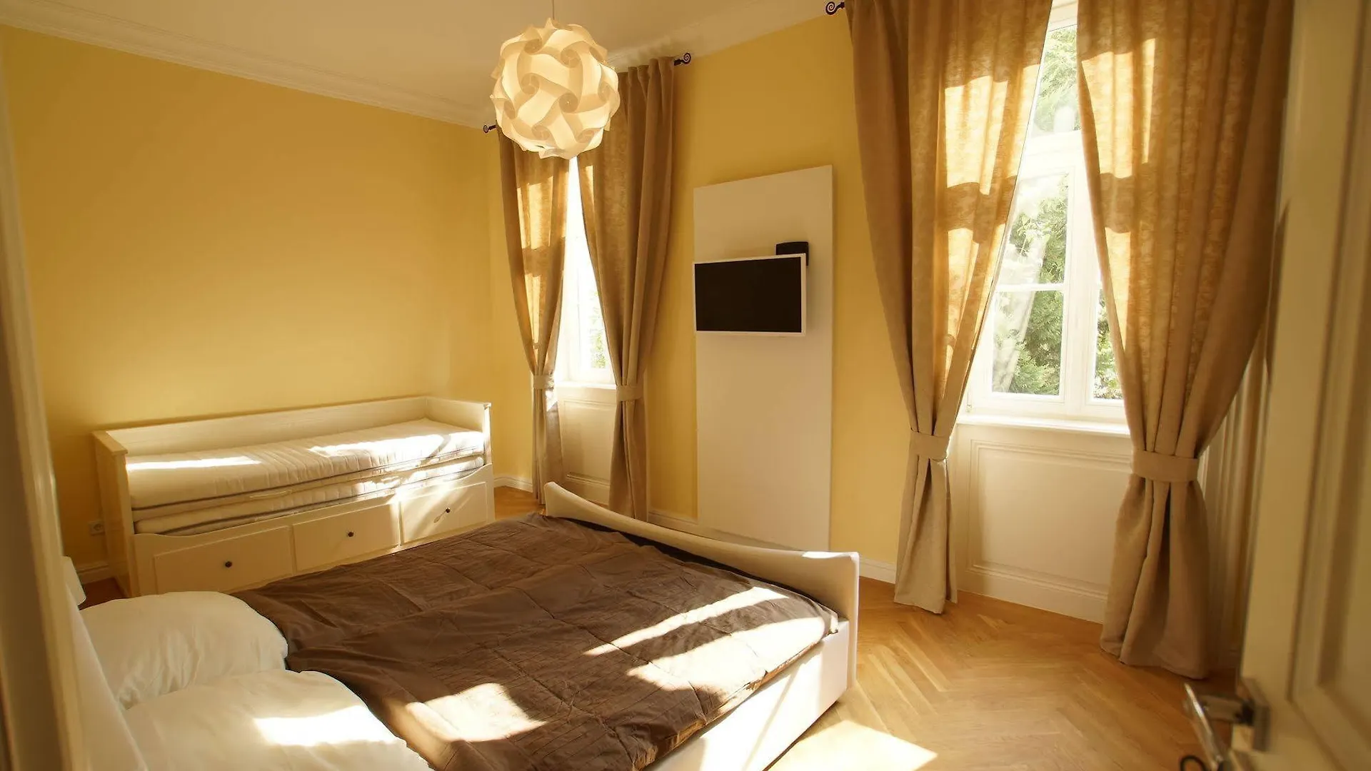 Imperial Apartments Schoenbrunn - Contactless Check-In Bécs
